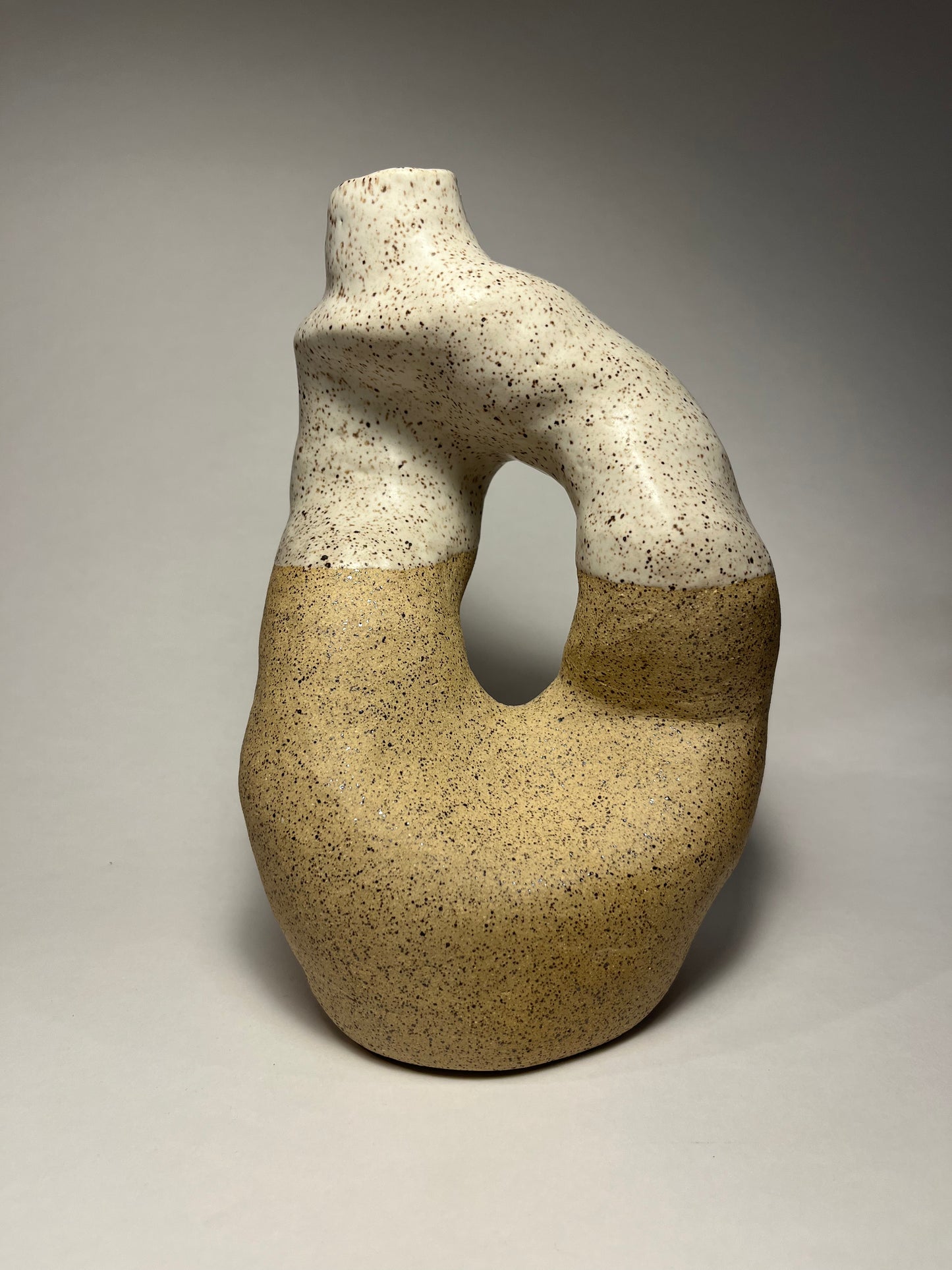 doughnut hole wobbley vase