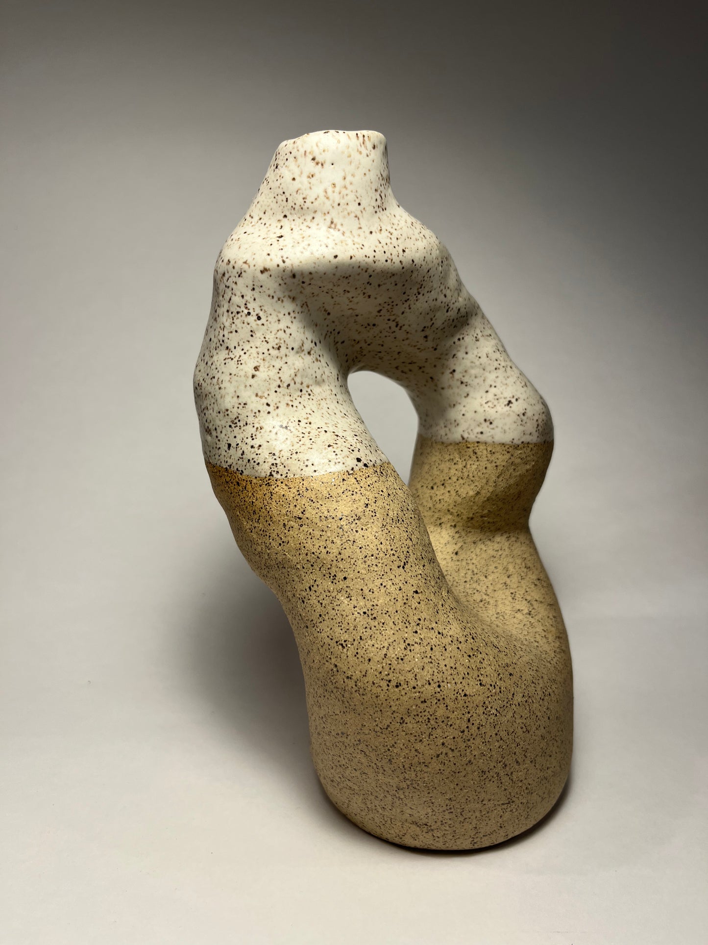 doughnut hole wobbley vase